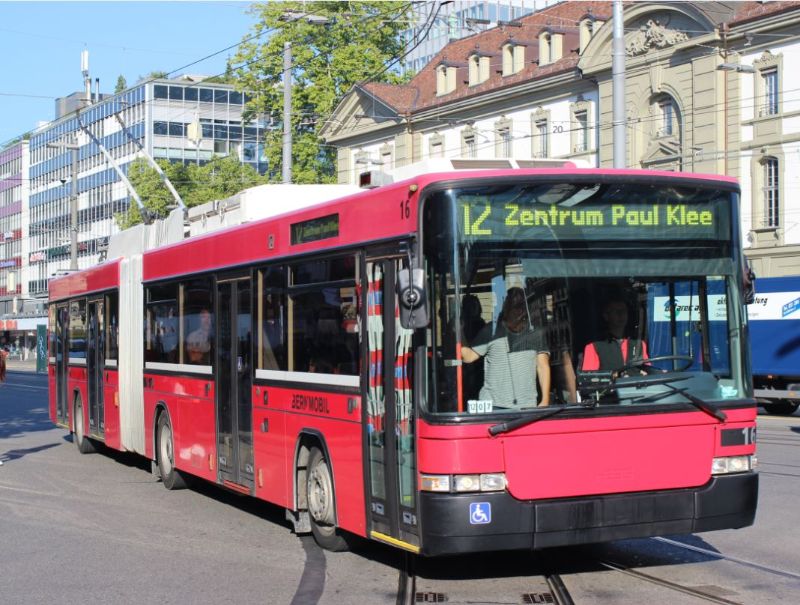 NAW/Hess/Kiepe Nr. 16 vom Baujahr 2000 im Einsatz auf Linie 12 am 05.09.2018. Foto: J. Lehmann