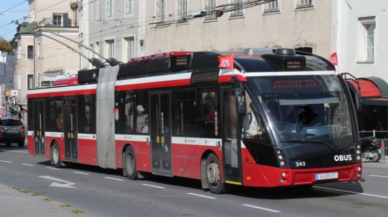 51 Solaris-Gelenkobusse im MetroStyle-Design prägen den Obuspark, hier Wagen 343 am 19.10.2019. Foto: J. Lehmann