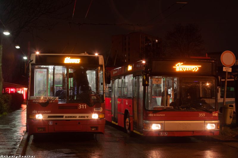Ein letztes Foto zum Abschied von zwei Trolleybusserien in der Wendeschleife Csertő utca am Freitag, 10.3.2023. Foto: Arseniy Denisov