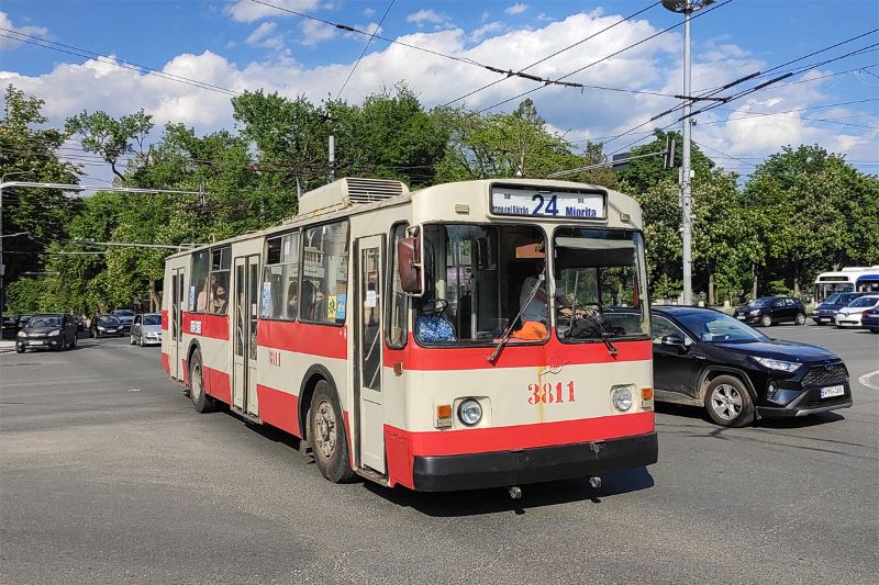 Der ZiU 682 Nr.3811 ist einer von rund 20 Einheiten dieses Typs, die sich noch im Linieneinsatz befinden, hier am 23. Mai 2021 auf der Linie 24 im Einsatz. Foto: Timofei Druza