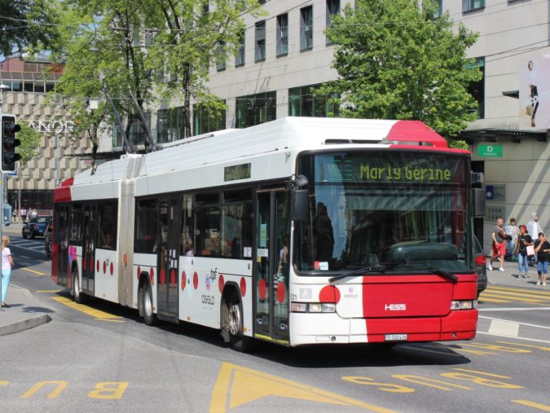 Die Linie 1 wird nach Auslieferung der 10 Batterie-Trolleybusse vollständig elektrisch bedient und ersetzen dort die MAN/Hess-Duobusse des Baujahrs 2004. Foto: J.Lehmann