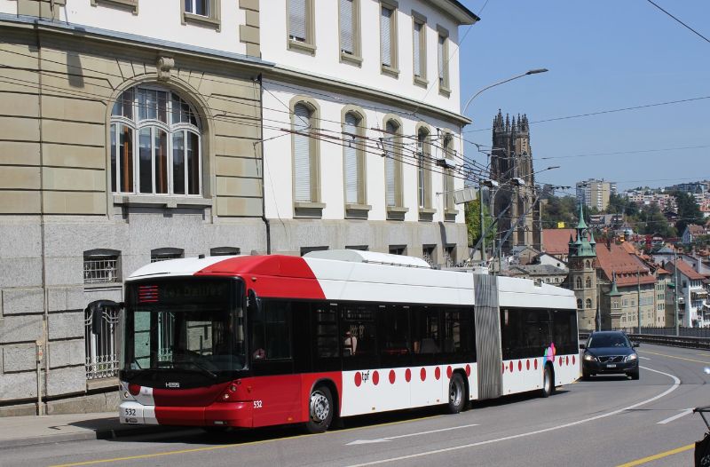 Die Linie 2 wird von den 2010 beschafften SwissTrolleys bedient, deren Ersatz steht in einigen Jahren ebenfalls an. Foto: J.Lehmann, 24.8.2023