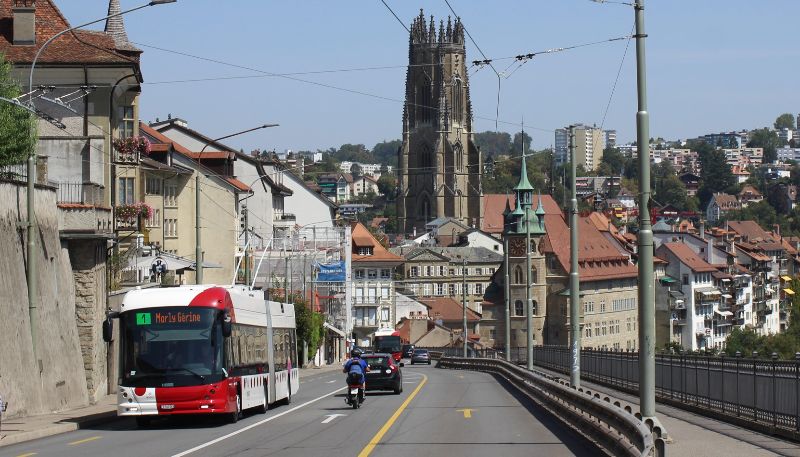 Mit weiteren LighTram könnten weitere Linien auf Batterie-Trolleybusse umgestellt werden und die Linie 1 komplett elektrisch bedient werden, hier Wagen 6609 im Einsatz auf der Linie 1. Foto: J.Lehmann, 24.8.2023