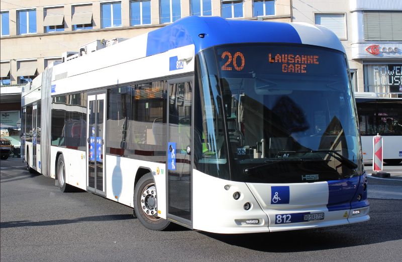 Am 22.8.23 war Wagen 812 der einzige Trolleybus auf der 2020 neu eingerichteten Linie 20, auch Solo-Autobusse müssen hier aushelfen. Foto: J. Lehmann, 22.08.23