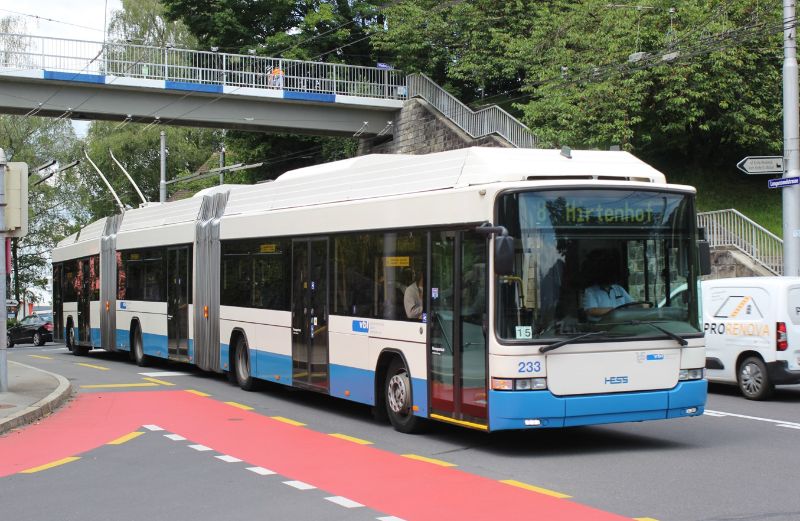 Die Trolleybusse der Baujahre 2004-2006 wie hier Wagen 233 sollen 2026 durch Neufahrzeuge ersetzt werden. Foto: J. Lehmann, 17.6.2024