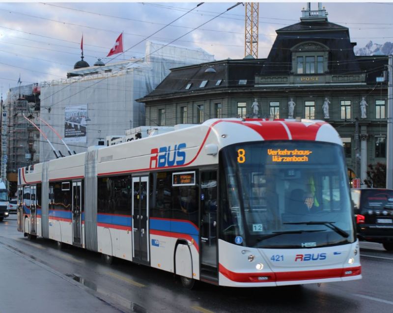 Für die Verlängerung der RBus-Linie 1 erhielt die vbl 5 neue Doppelgelenktrolleybusse. Foto: J. Lehmann, 9.12.2019,
