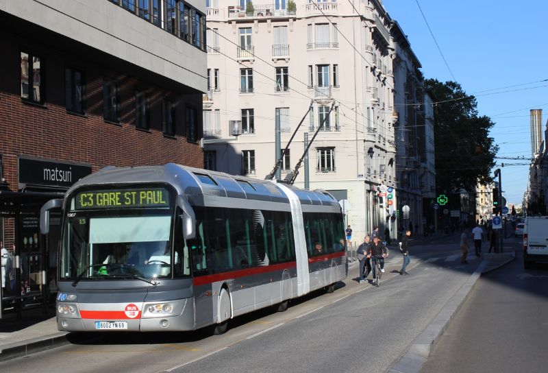 Seit September 2019 wird die Linie C3 wieder komplett elektrisch bedient, nachdem sie neue Busspuren erhielt, hier Cristalis 1907 am 11.09.2019. Foto: J.Lehmann