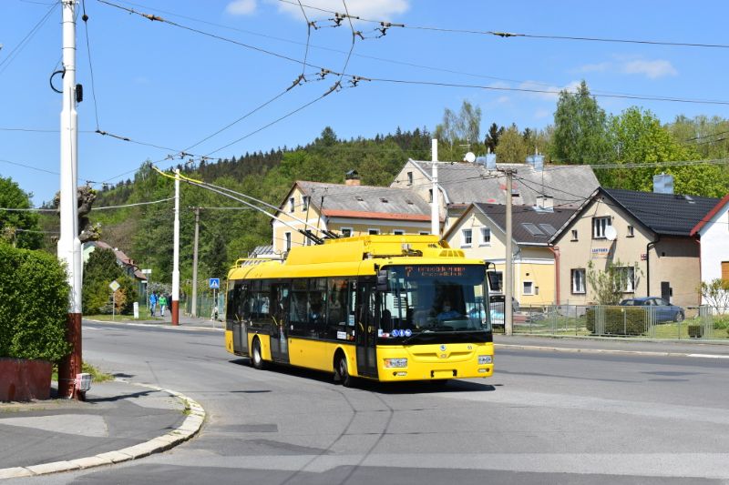 Aufgrund der Corona-Beschränkungen verkehrte bis zum 24.05.2020 nur die Linie 7, für die lediglich vier der acht neuen Trolleybusse zum Einsatz kamen, hier der Skoda 30Tr Nr.65 am 16. Mai 2020. Foto: Karel Šimána