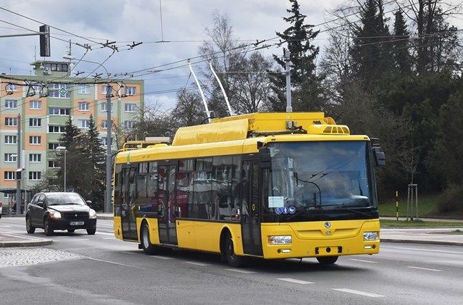 Der vierte neue Trolleybus für Marienbad bei einer Probefahrt in Pilsen bei der Rückfahrt von Černice. Foto: Zdenek Kresa