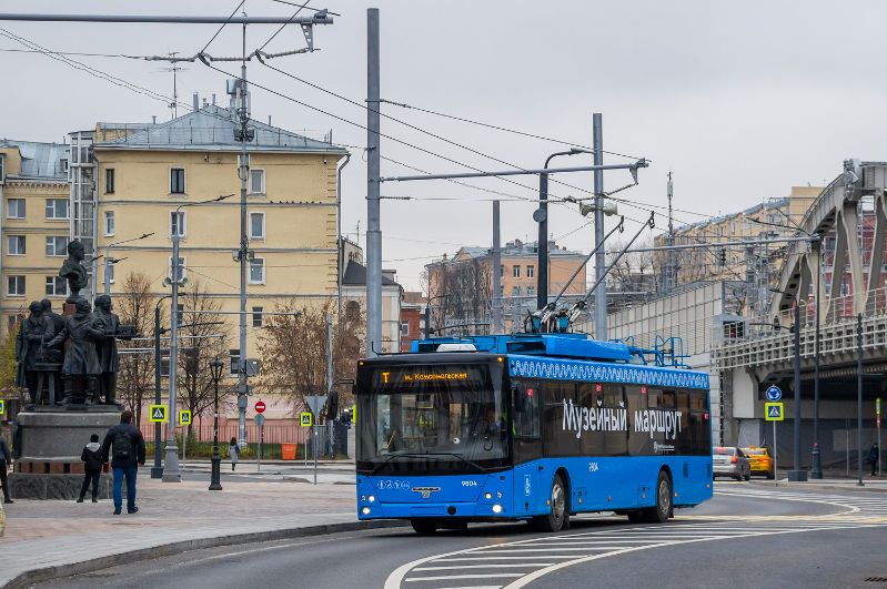 SVARZ-MAZ-6275-Trolleybus 9804 vom Baujahr 2017 ist am Samstag, 11.11.23 als Linie Т im Einsatz. Foto: Nikita Lapin