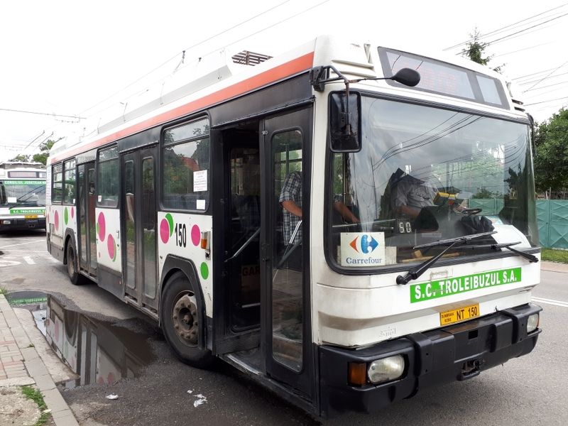 Nach 27 Jahren Einsatz in Lyon als Wagen 3936 bzw. ab 1996 mit neuer Front als Wagen 2830 absolvierte der 1978 erbaute Berliet-Trolleybus noch 14 Jahre als Wagen 150. Foto: Matei Melinte, Initiator der #SalvămTroleibuzul - Kampagne