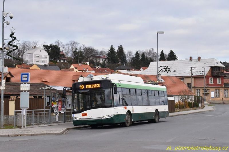 Am 2.12.2019 absolvierte der Skoda 26Tr Nr.569 den ersten Einsatz auf der Batterie-Trolleybuslinie 19. Foto: Zdeněk Kresa