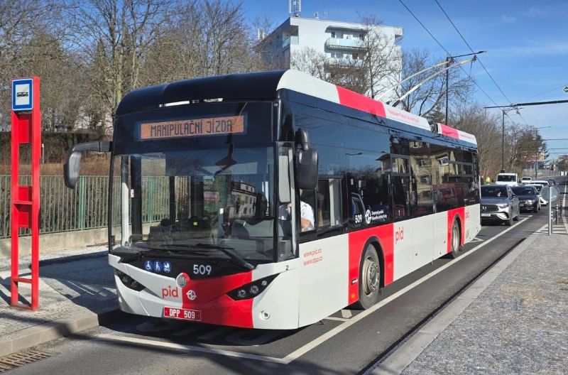 Eine der weiteren Testfahrten führte der Trolleybus Škoda 36Tr T’CITY Nr.509 Anfang März 2026 durch. Foto: DPP