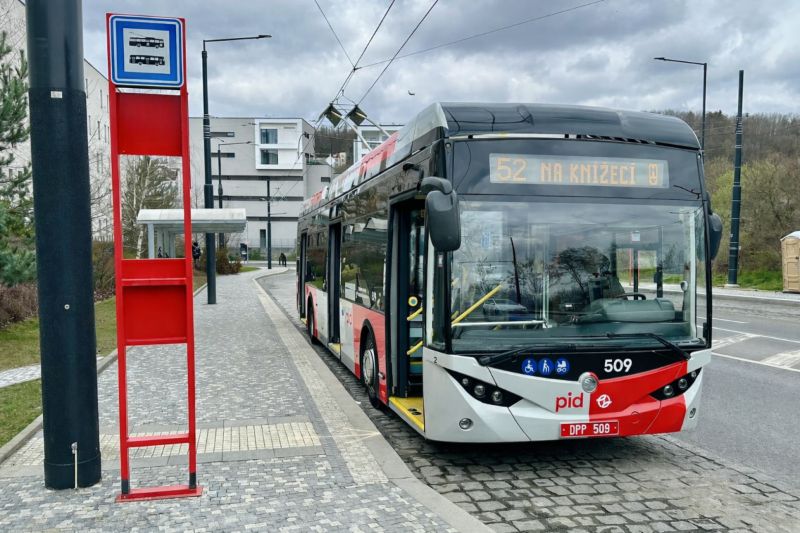 Temsa/Škoda 36Tr Nr.509 am ersten Einsatztag der Linie 52. Foto: busportal.cz, siehe:
