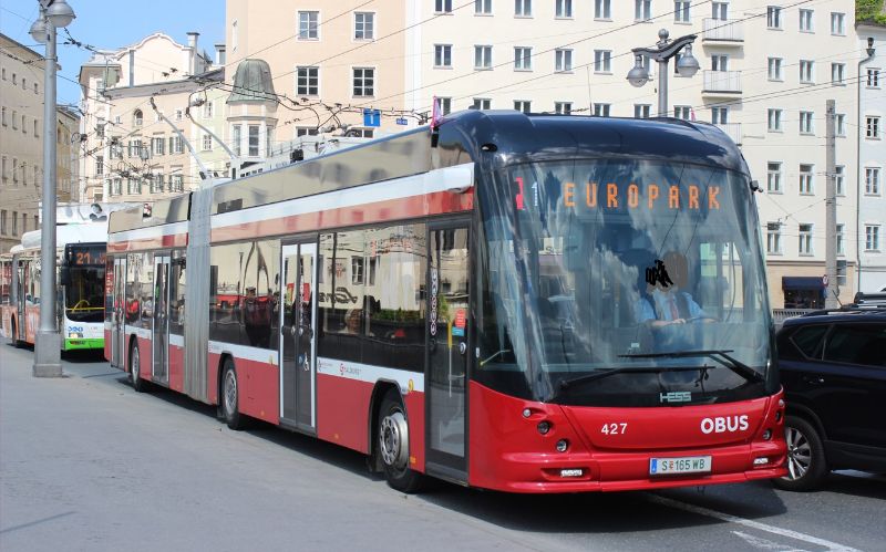 LighTram der Firma Hess (BGT-N1D Nr.427) auf der Staatsbrücke am 13.5.24. Foto: J.Lehmann