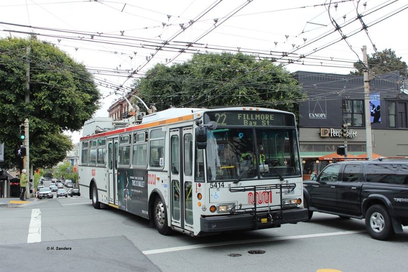 Trolleybus 5414 war der älteste der letzten Skoda ETI 14TrSF, er stand von August 2001 bis September 2019 im Einsatz, hier am 15.04.2019 auf der Linie 22. Foto: Harry Sanders