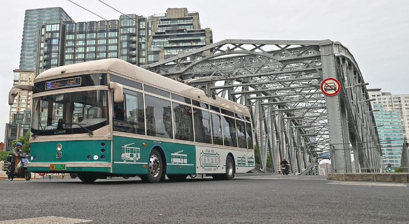 Trolleybus S5A-0014 mit der neuen Retro-Dekoration zum 110-jährigen Jubiläum. Foto: Wenchao Song