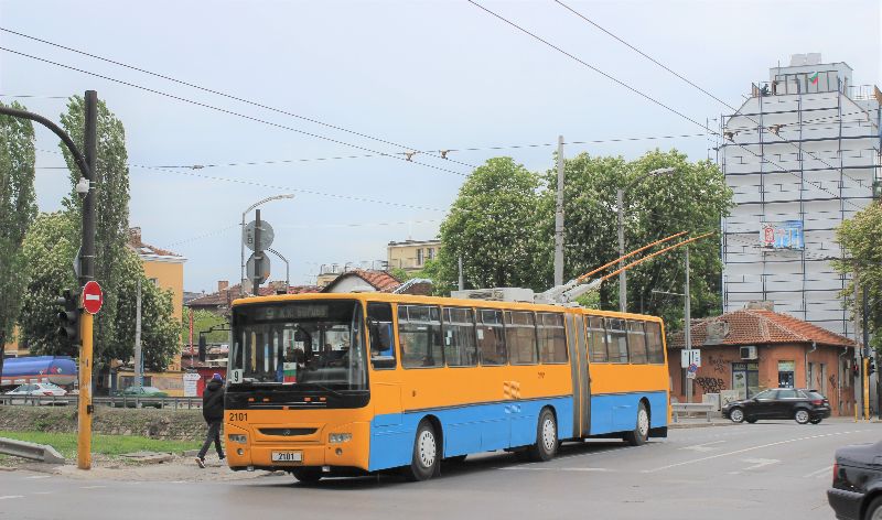 Der Ikarus 2101 ist einer der 12 Wagen, die im Oktober zur Verschrottung ausgeschrieben wurde, hier am 13.5.2019 noch im Einsatz auf der Linie 9. Foto: J. Lehmann