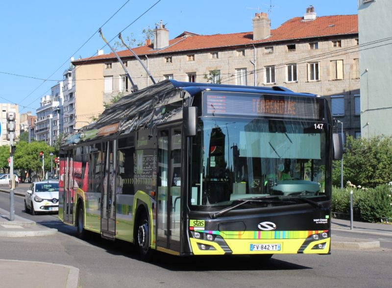 Solaris Trollino Nr.147 ist der letzte Wagen von 7 Einheiten, die im Dezember 2020 geliefert wurden und Anfang Januar 2021 den Liniendienst aufnahmen, hier am 16.06.2021 im Einsatz auf der Linie M3.  Foto: J. Lehmann