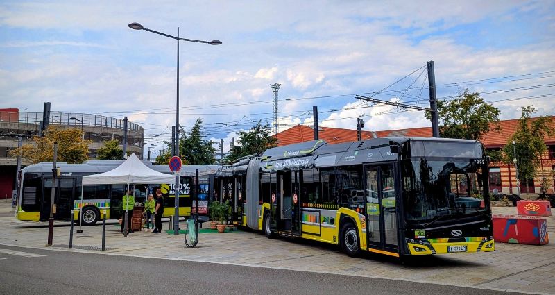 Solaris Trollino 18 Nr.7002 vor dem Bahnhof Châteaucreux am 28.8.2025. Foto: Yves Agulles