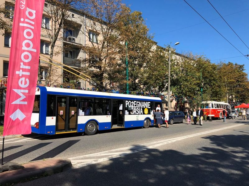 Mit der Aufschrift "Abschied Jasia" wurde der Solaris 004 vom Baujahr 2002 in der Fußgängerzone ausgestellt. Foto: Tyskie Linie Trolejbusowe