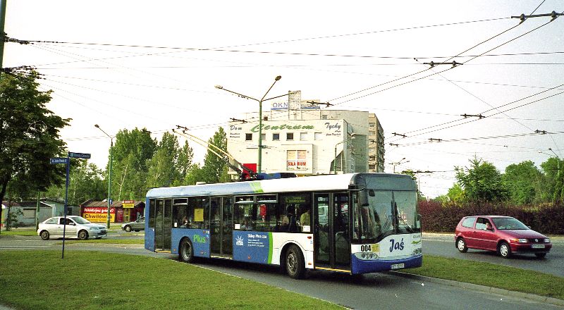 Solaris 004 im Juni 2006 im Einsatz auf der Linie C, damals noch einer der jüngsten Trolleybusse in Betrieb. Foto: J. Lehmann