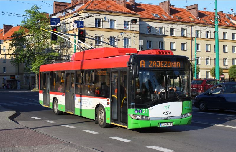 Zwei aus Lublin übernommene Trolleybusse verjüngen den Wagenpark, hier Wagen 21 ehemals Lublin 3848. Foto: J.Lehmann, 10.5.22