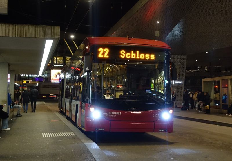 SwissTrolley 101 als Linie 22 in der Nachmittagsspitze. Foto: J.Lehmann, 20.12.24