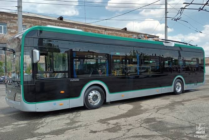 Einer der 15 neuen Yutong-Troleybusse vor der Inbetriebnahme im Depot. Foto: (c) Armenpress on Twitter