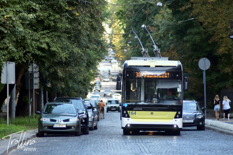 Wagen 164 kurz vor dem Umbau auf der Straße von Lystopadowoho tschynu. Fot. Wojciech Turżański, 17.08.2024.