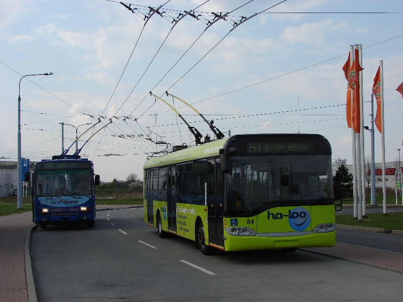 Opava 78, nun Tychy 024, mit dem ersten Trollino in der Tschechien. Foto: Bphdan Turzanski am 14.04.2008