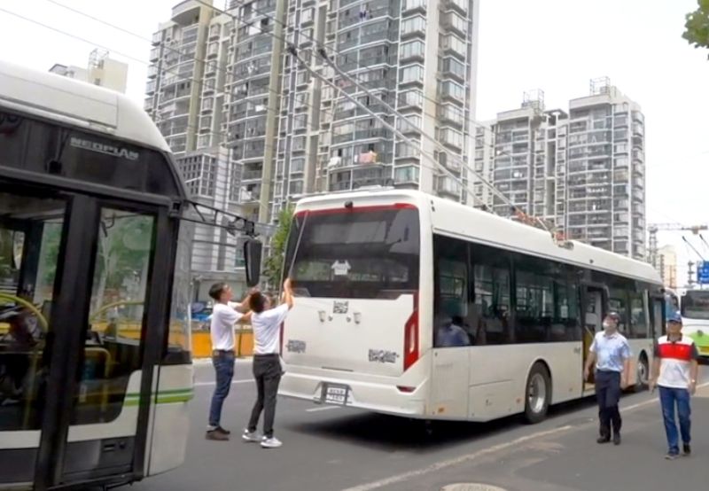 Testfahrten in Shanghai, Andrahten nach Fahrt im Batteriemodus. Werkfoto Sunwin